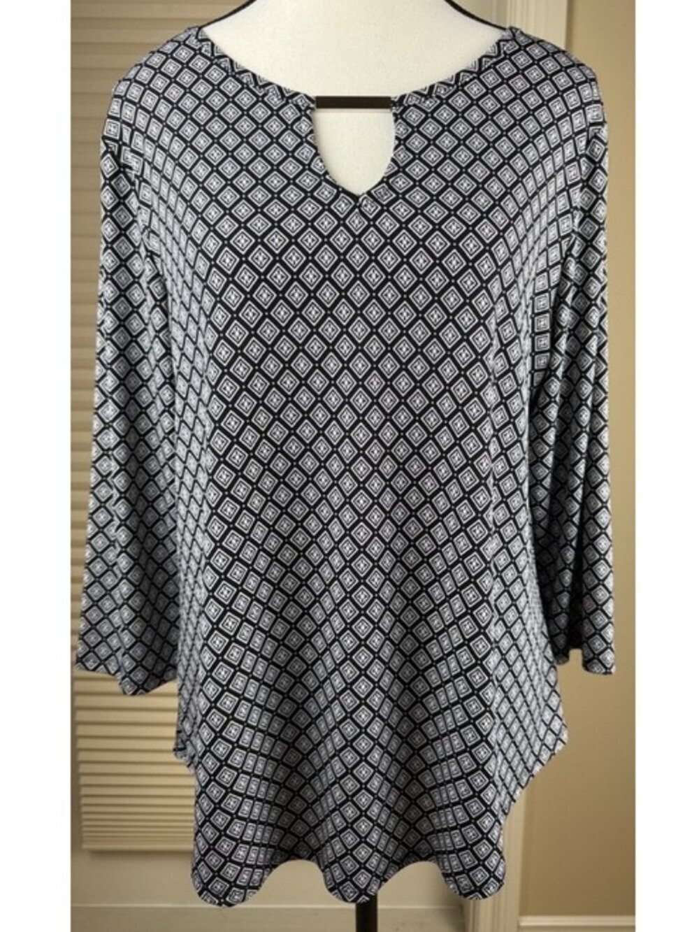 George Tunic Blouse Women's L Black White Geometric 3/4 Sleeve Hi Low Office